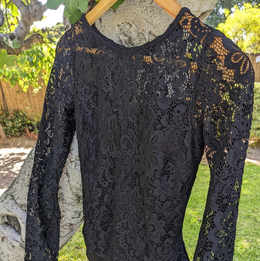 Black Long-sleeve Lace Bodice ( S)